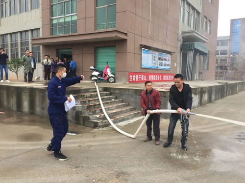 消防安全無(wú)小事 新干縣消防救援大隊(duì)深入振升箱包廠等單位開(kāi)展“一警六員”實(shí)操實(shí)訓(xùn)